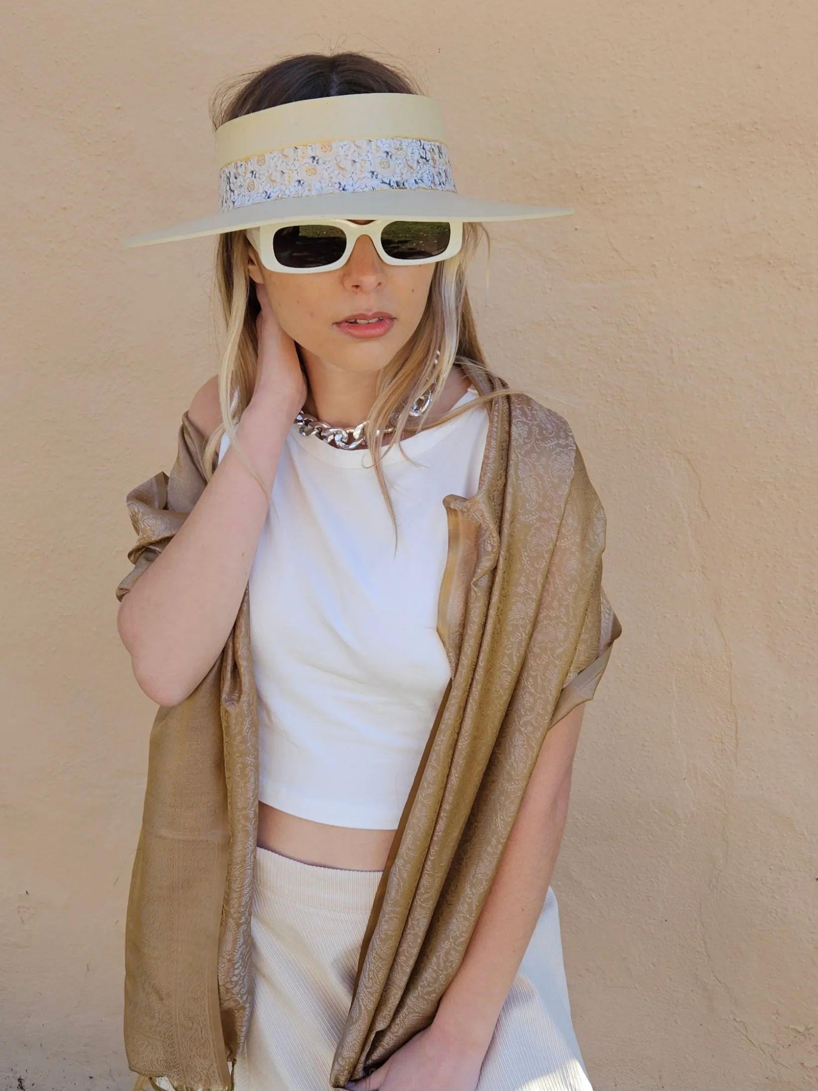 Beige "LadyEVA" Visor Hat with Golden White Floral Band