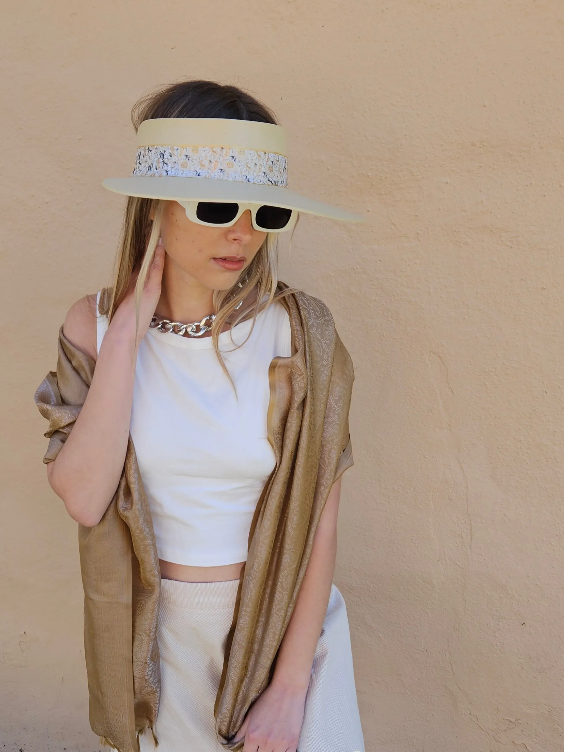 Beige "LadyEVA" Visor Hat with Golden White Floral Band