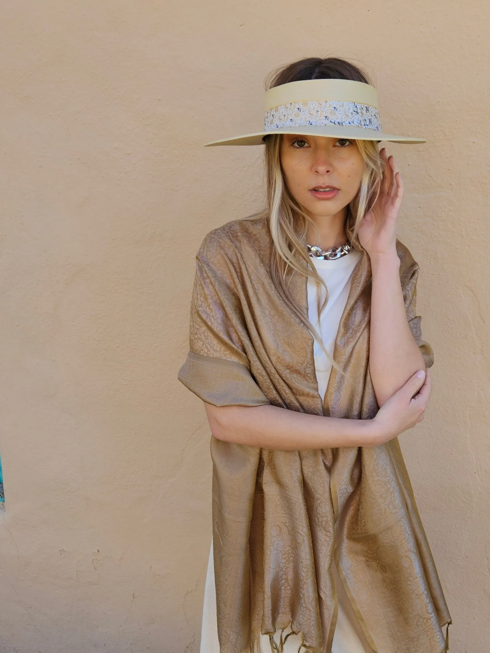 Beige "LadyEVA" Visor Hat with Golden White Floral Band