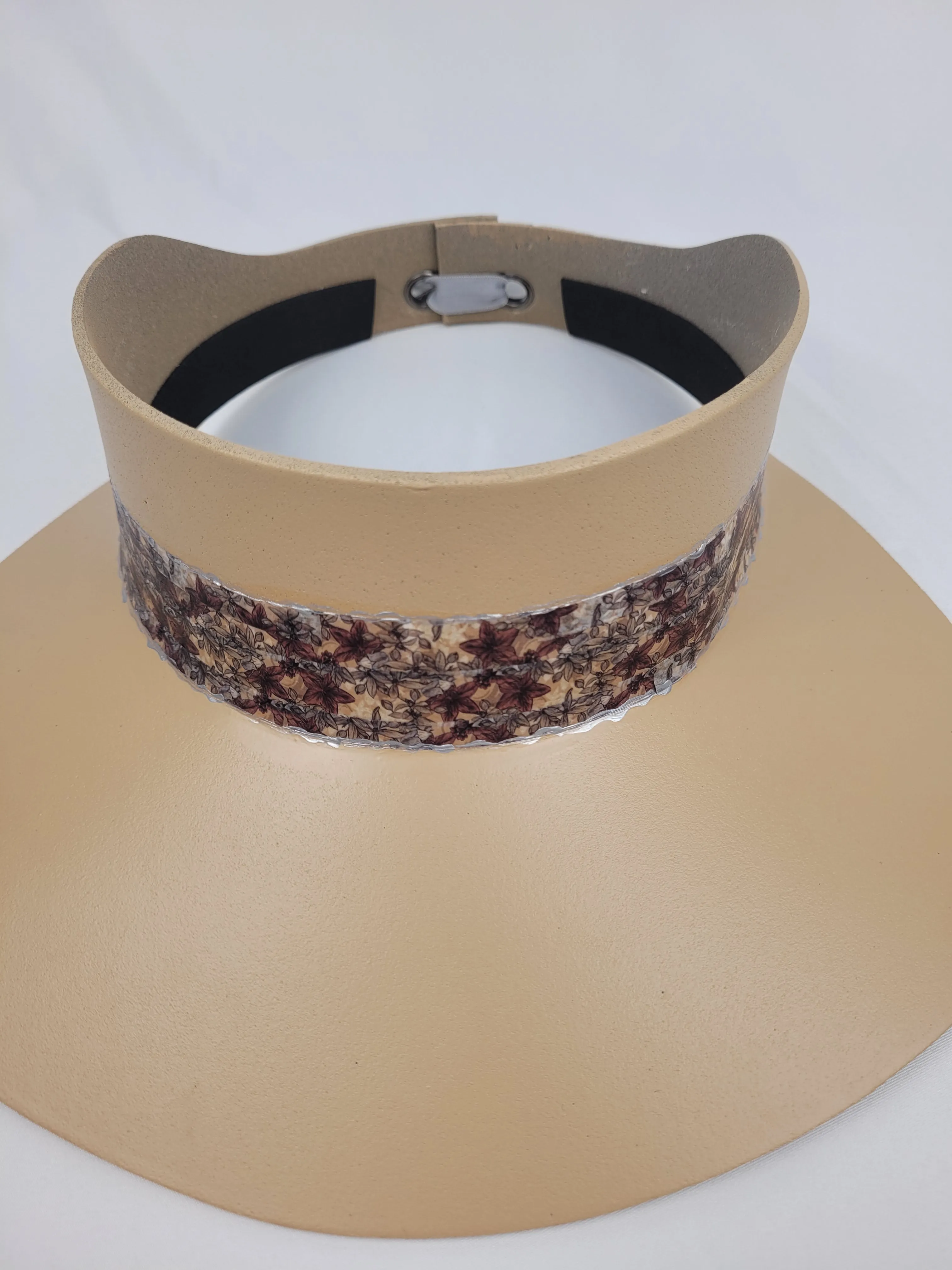 Beige "LadyEVA" Visor Hat with Soft Purple Floral Band