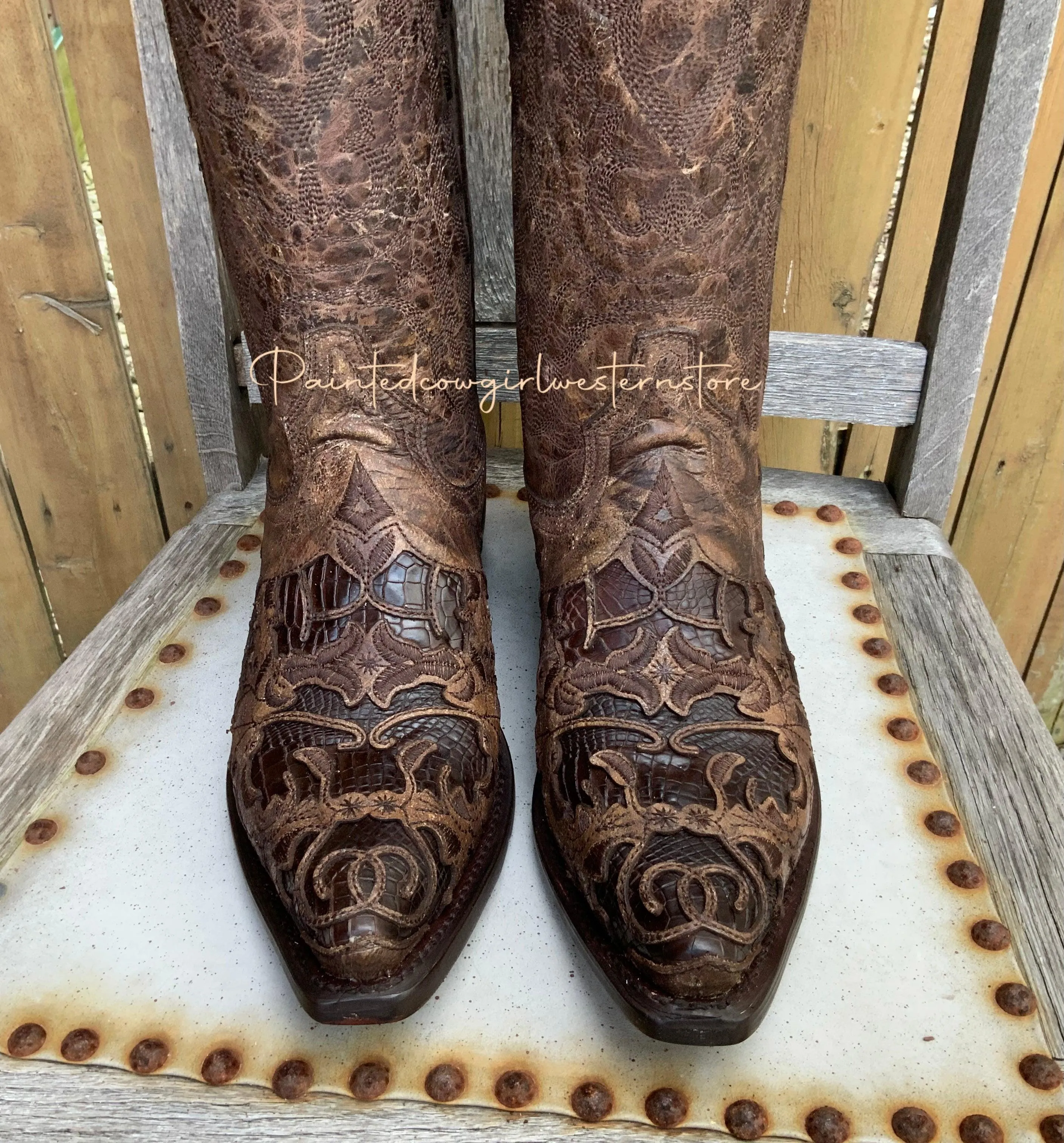 Corral Men's Distressed Brown Alligator Inlay Snip Toe Cowboy Boots A4115