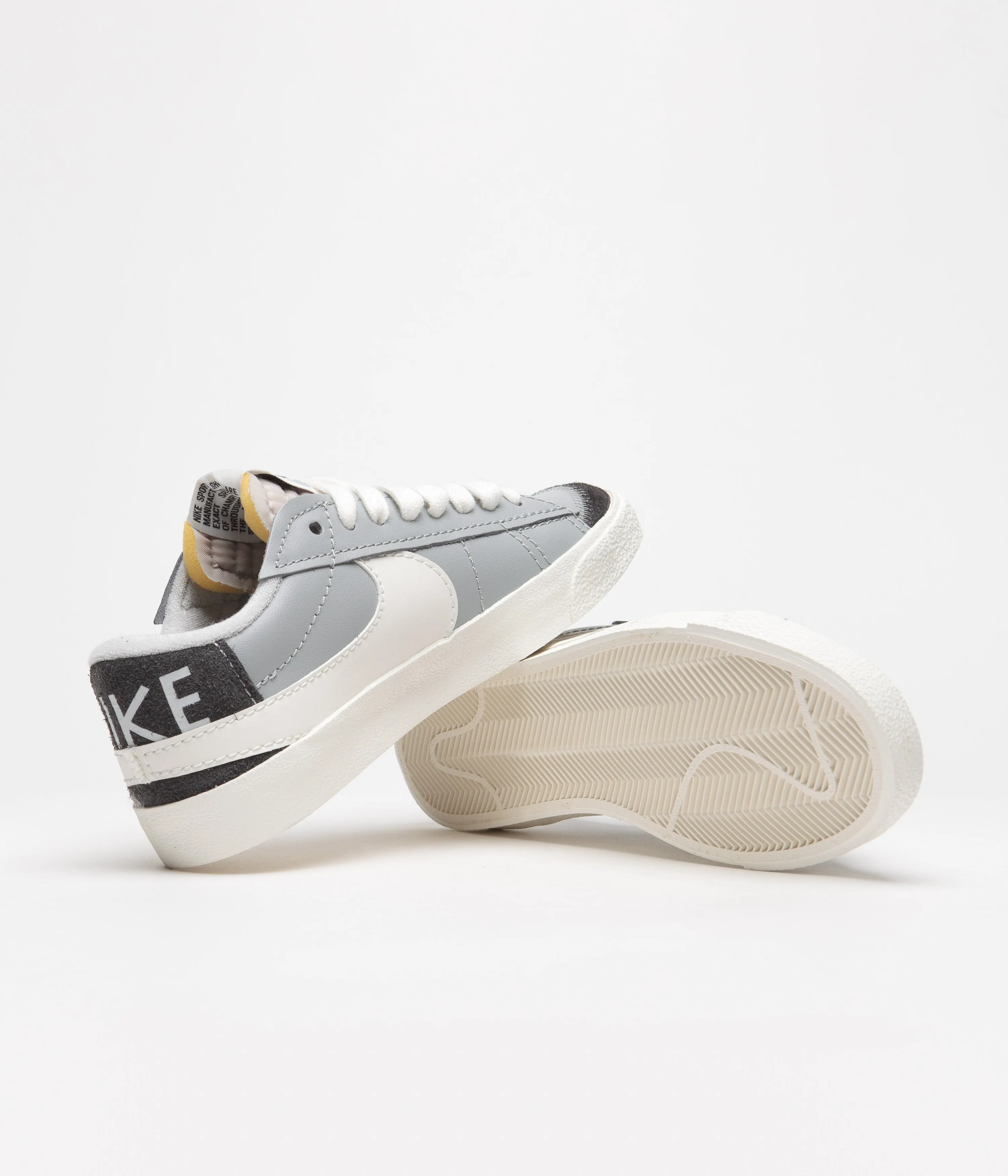 Nike Blazer Low 77 Jumbo SE Shoes - Light Smoke Grey / Sail - Photon Dust