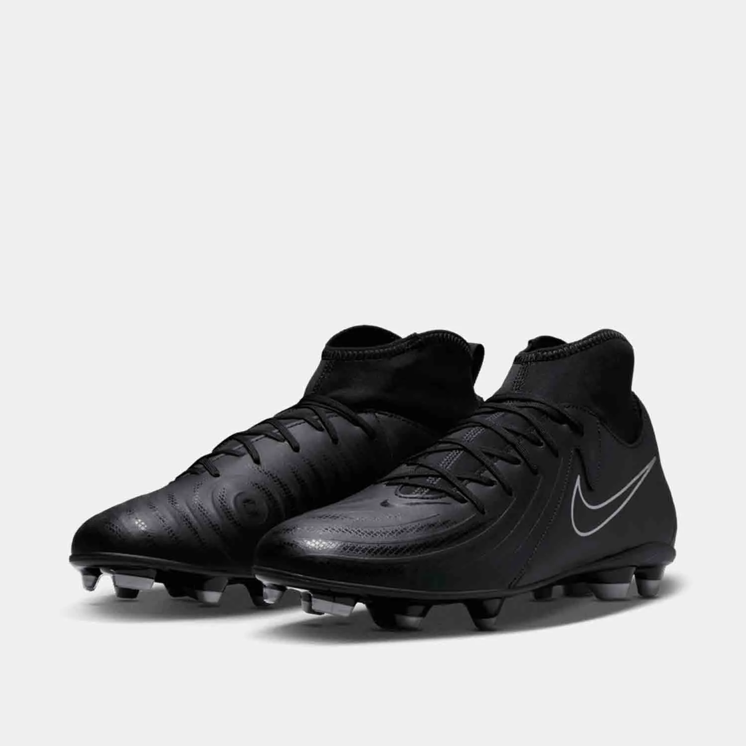 Nike Phantom Luna 2 Club Soccer Cleats