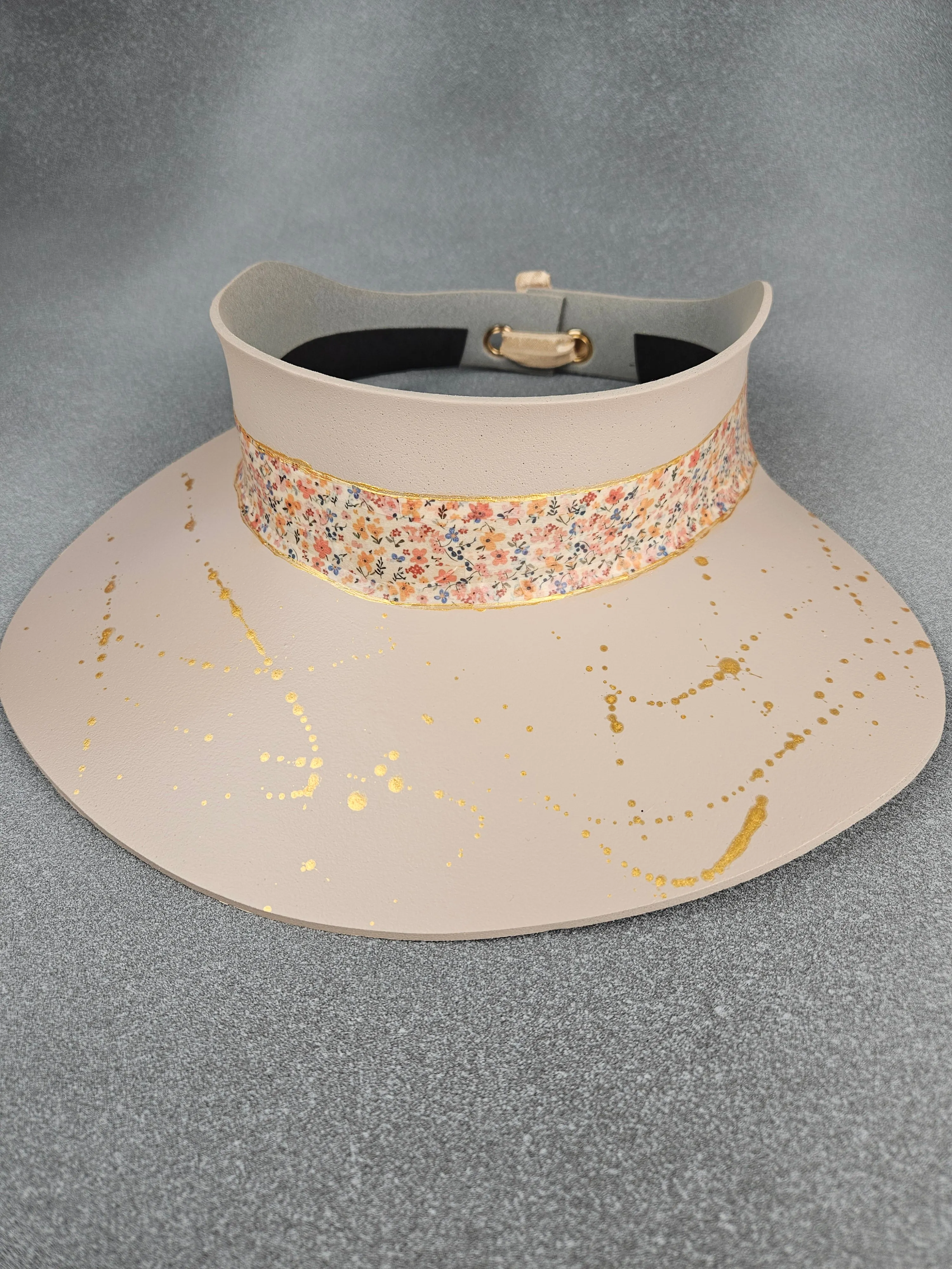 Peachy Beige "LadyEVA" Visor Hat with Delicate Multicolor Floral Band and Golden Paint Splatter Effect