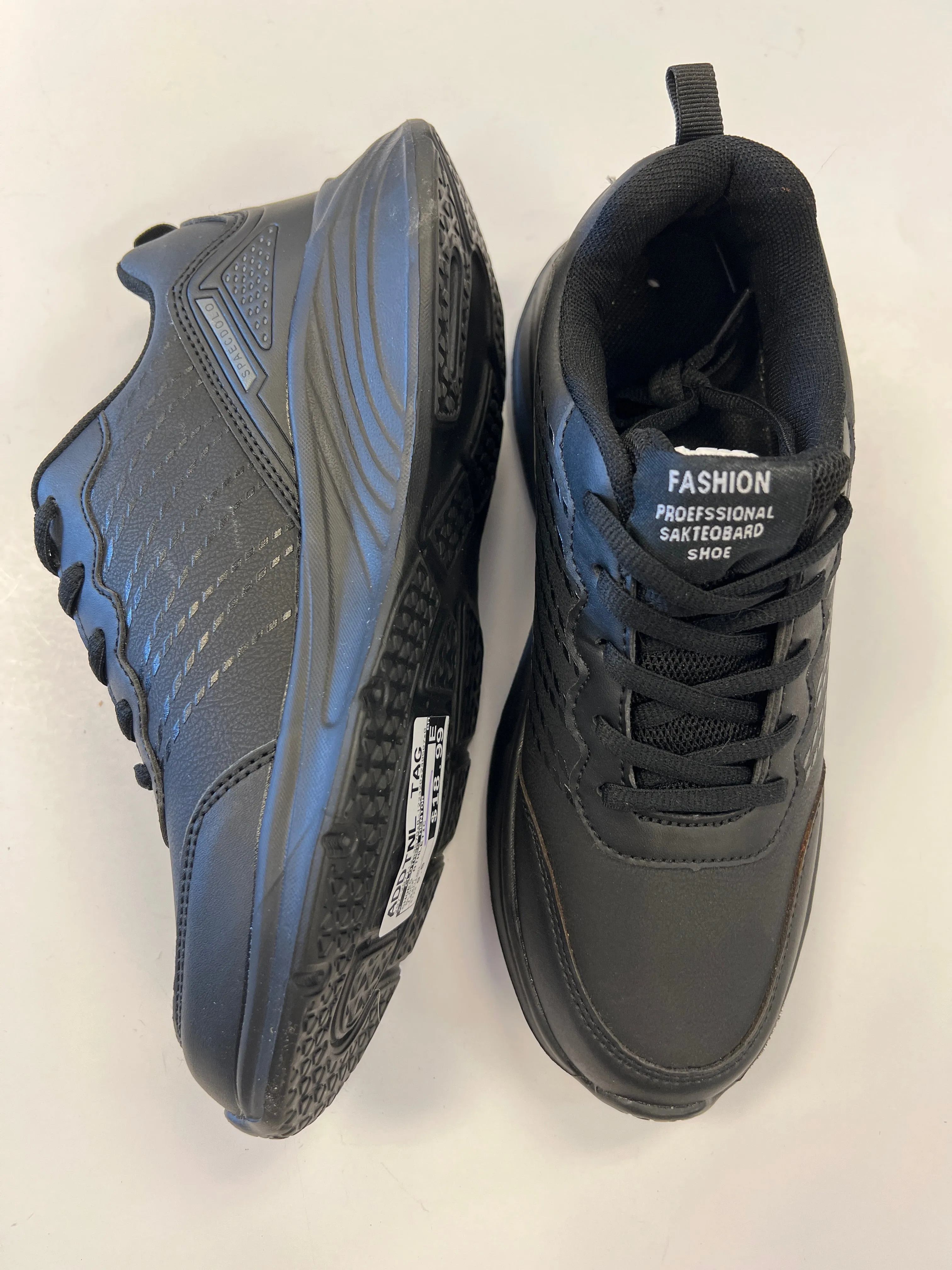 Shoes Athletic By Clothes Mentor  Size: 9.5