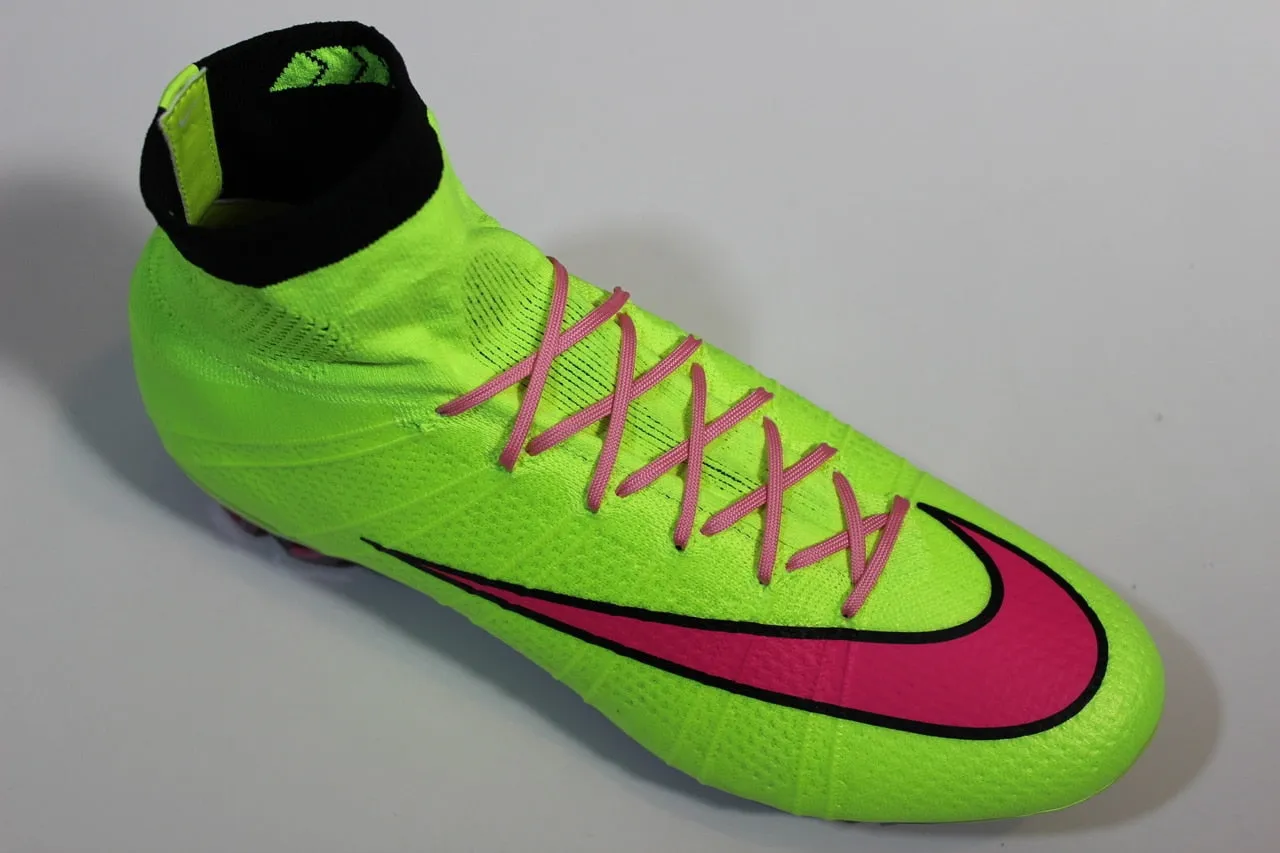 SR4U Laces Pink Glow in the Dark