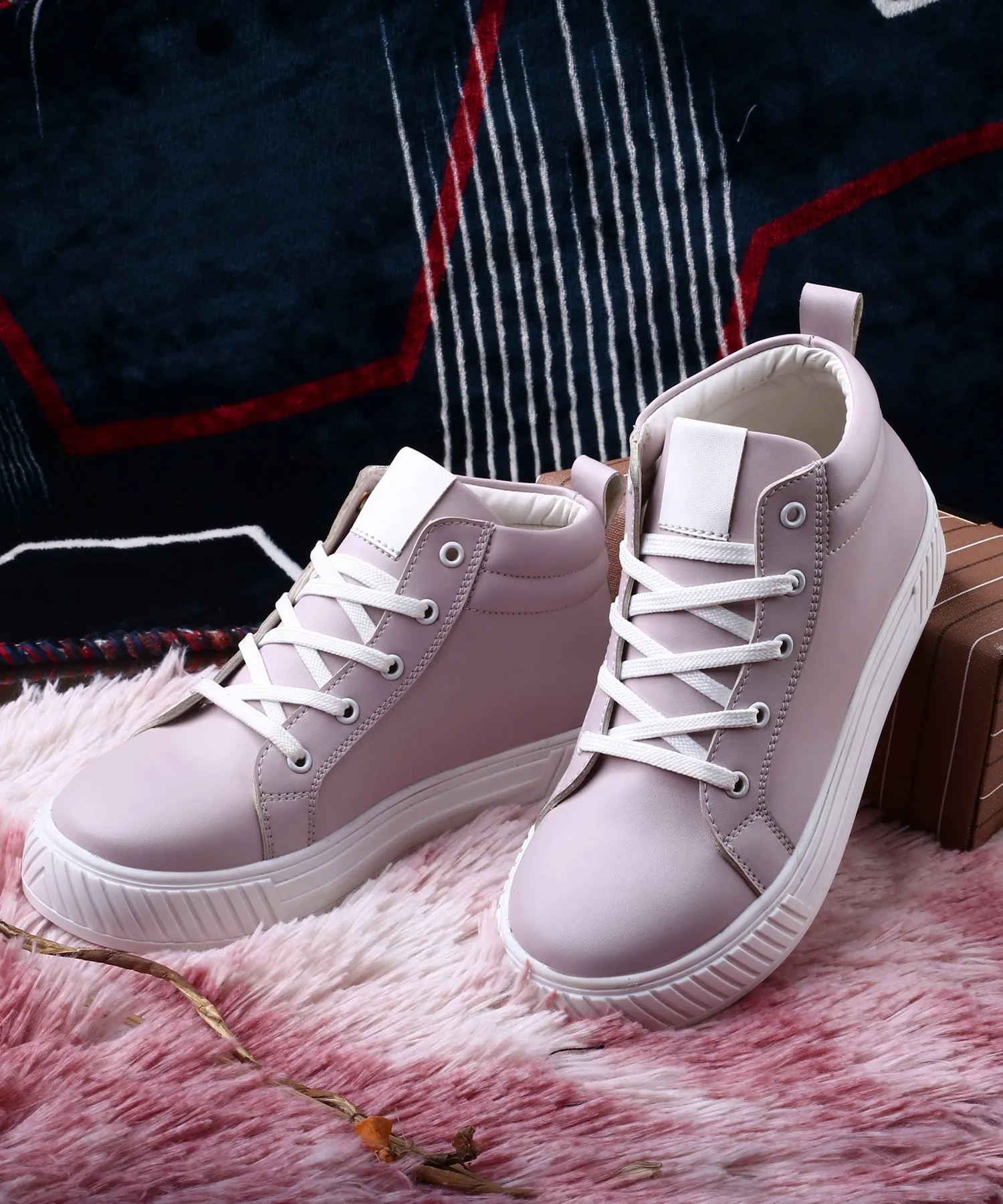 Women's Trendiest Casual Lace-up Shoe